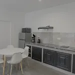 Rez-de-chaussee, Jardin, 3 Personnes, Maison *