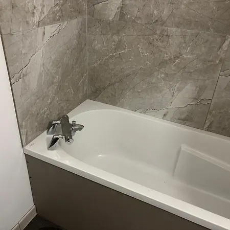 Rez-de-chaussee, 1 Chambre, 2 Personnes, Jardin Solesmes (Nord)