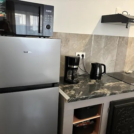 Apartment Rez-de-chaussee, 1 Chambre, 2 Personnes, Jardin *