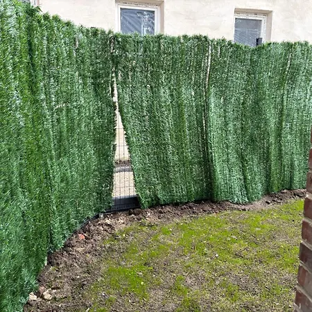 Rez-de-chaussee, 1 Chambre, 2 Personnes, Jardin