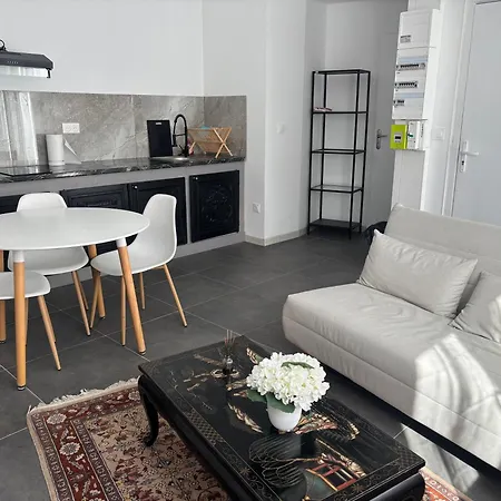 Rez-de-chaussee, Jardin, 3 Personnes, Maison Lägenhet