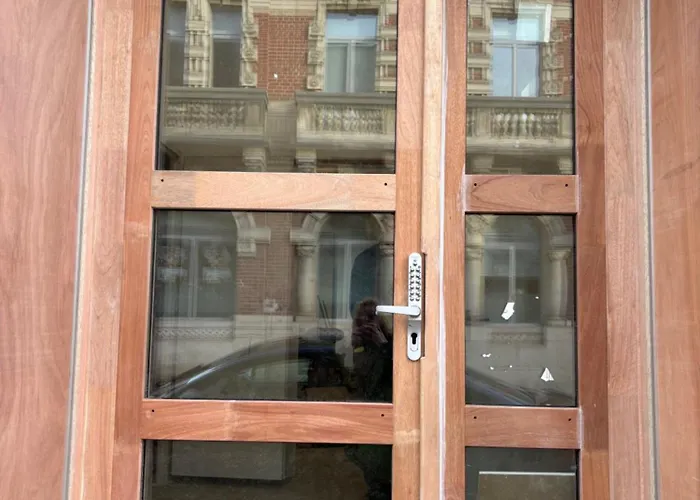 Rez-de-chaussee, 1 Chambre, 2 Personnes, Jardin