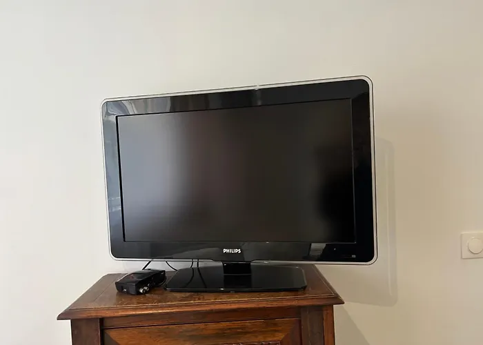 Rez-de-chaussee, 1 Chambre, 2 Personnes, Jardin * Solesmes (Nord)