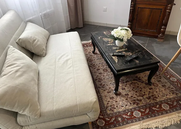 Rez-de-chaussee, 1 Chambre, 2 Personnes, Jardin Solesmes (Nord)