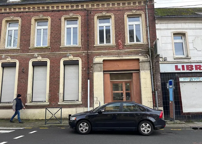 Rez-de-chaussee, 1 Chambre, 2 Personnes, Jardin Apartment