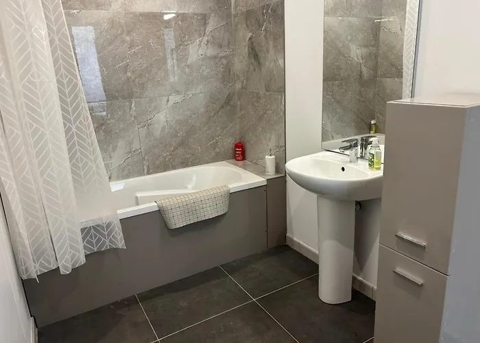 Rez-de-chaussée, 1 Chambre, 2 Personnes, Jardin Appartement