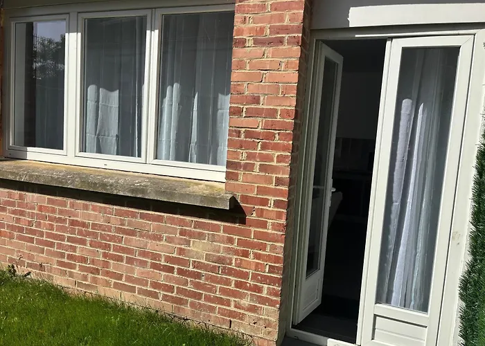Rez-de-chaussée, 1 Chambre, 2 Personnes, Jardin Appartement